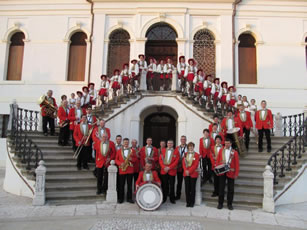 Corpo Bandistico Folk con Majorettes di Quaderni